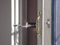 guestroom_W_screen-detail.jpg