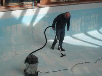 pool_vacuuming.jpg