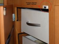 magnetic_catch.jpg